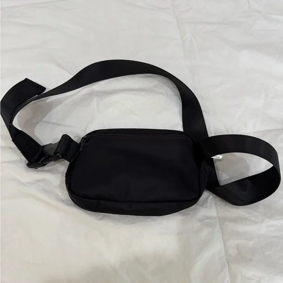 lululemon athletica Black Belt Bag - Picture 3 of 4